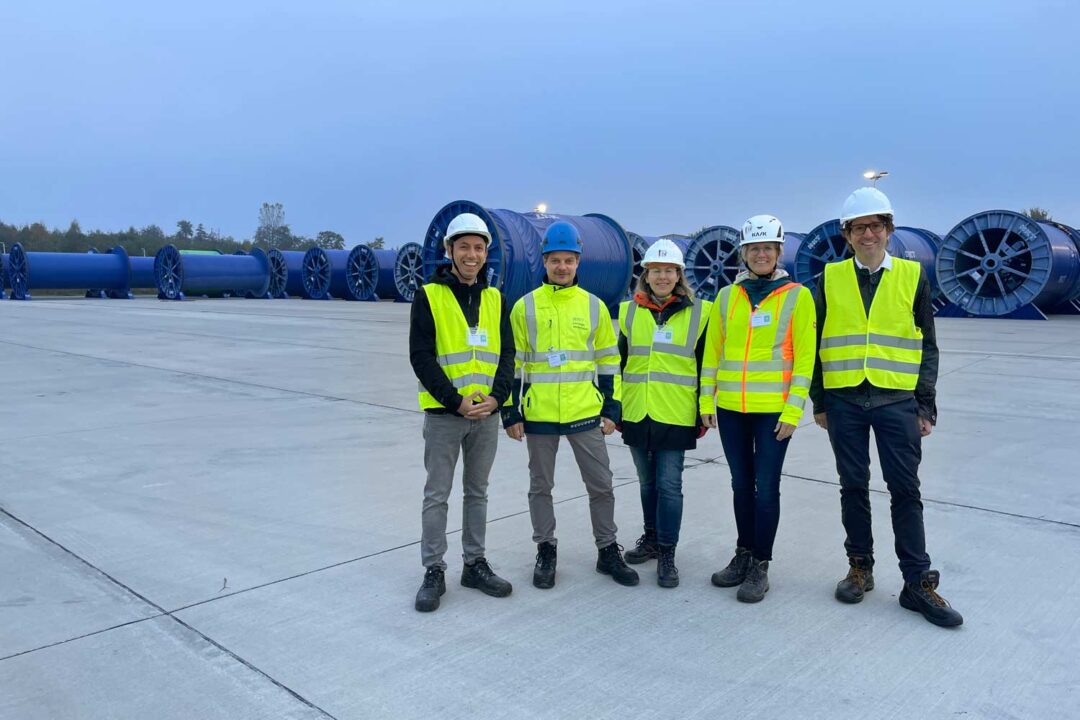 Vortrag für die Praxis: Meine Tipps für gute fotografische Baudokumentation 1 Suedlink Baustelle: GPM-Mitglieder Cihan Koç, Christoph Wesselbaum, Astrid Beger, Britta Hilpert und Ulrich Knobloch auf Einladung von NKT im Zwischenlager des Kabelverlegers.